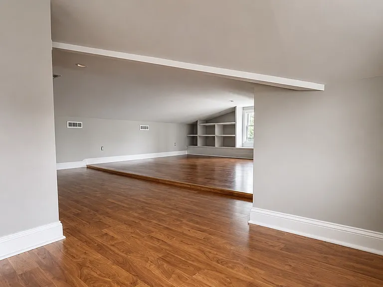 560 Old Town Rd — Photo 12