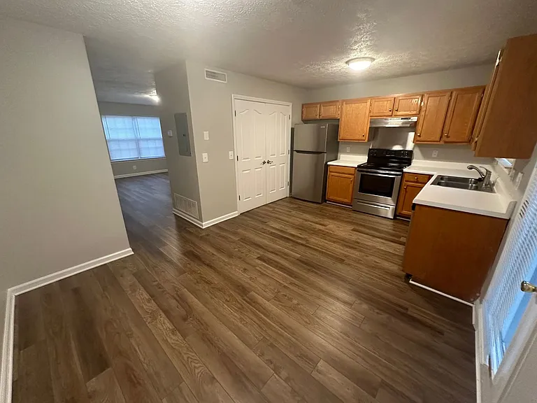 2434 Willowbrook Dr — Photo 6