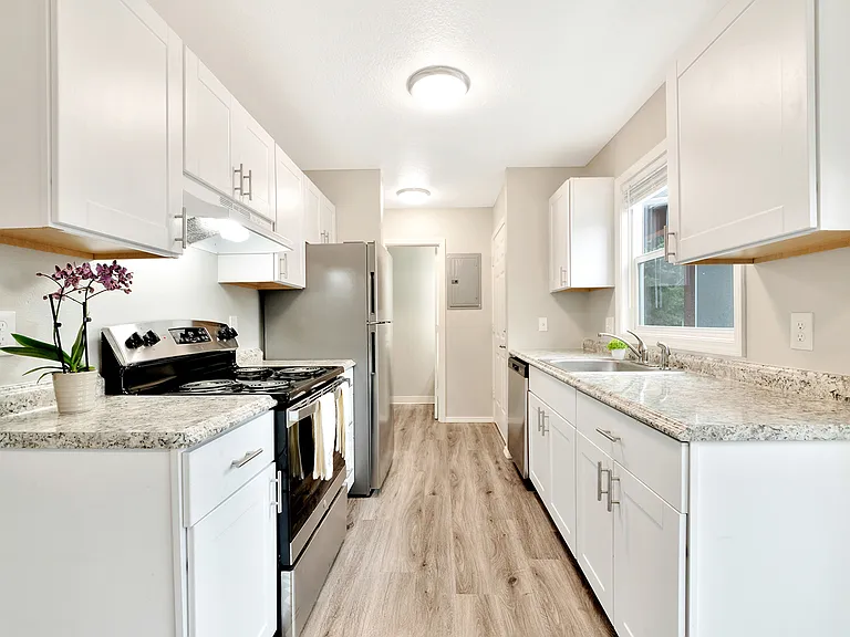 River Lofts Apartments — Photo 11