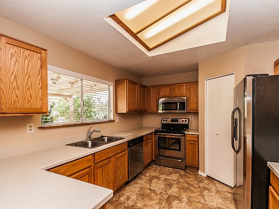 3rd image of 2771 W Wagon Wheel Dr