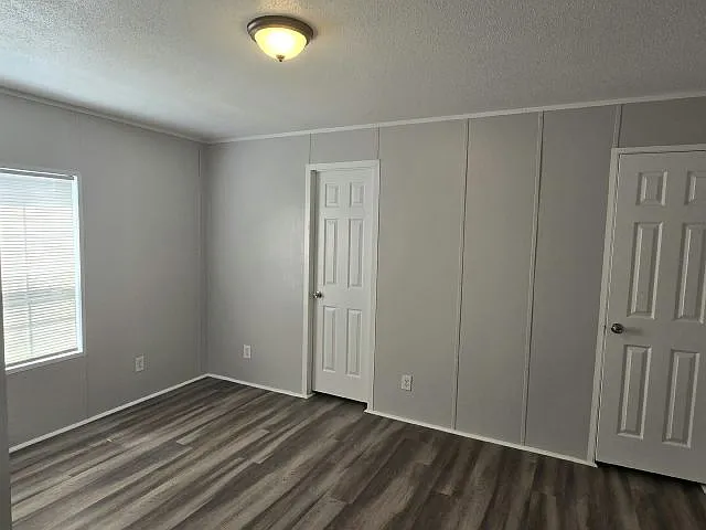 3 bed, 2.0 bath, 1056 sqft, $1,965 — Photo 4