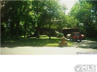 24 Sandpiper Dr, Manalapan, NJ 07726
