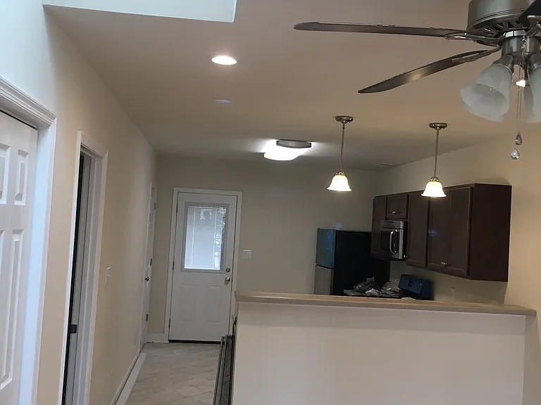 3200 Rosewood Ave — Photo 26