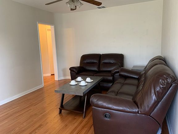 5th image of 21006 Keswick St #1