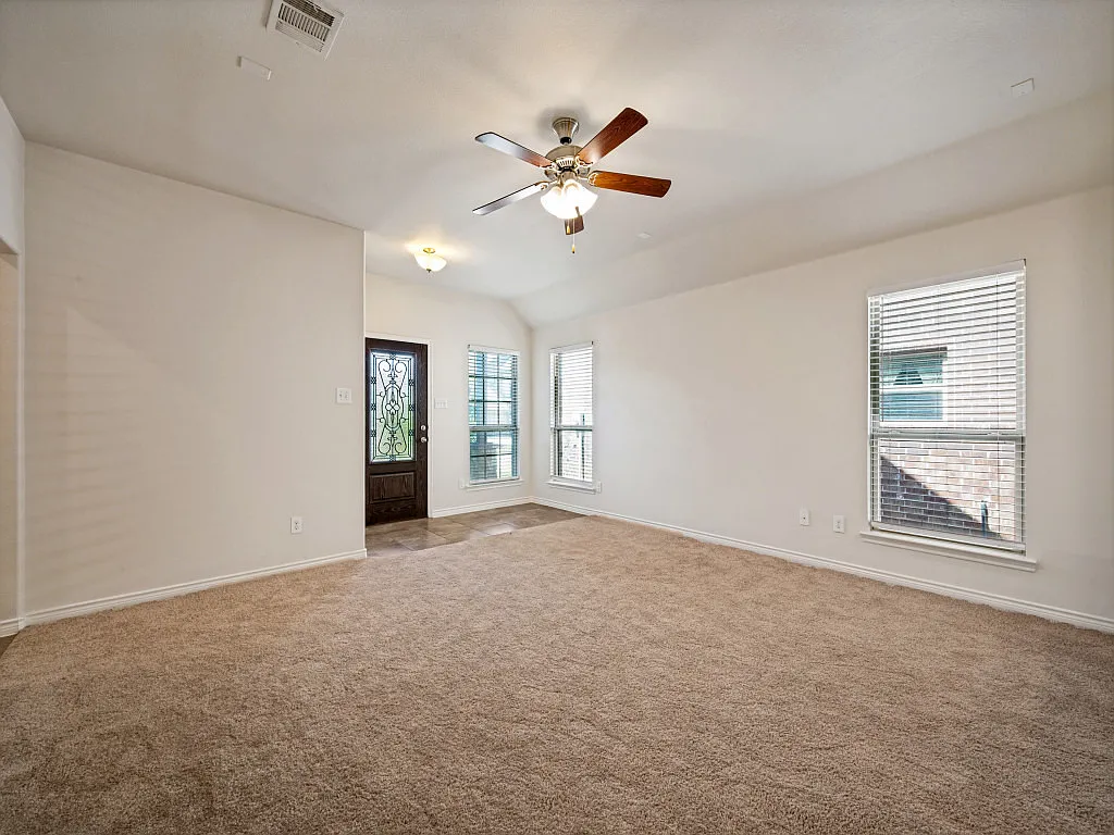 3 bed, 1404 sqft, $2,250 — Photo 3