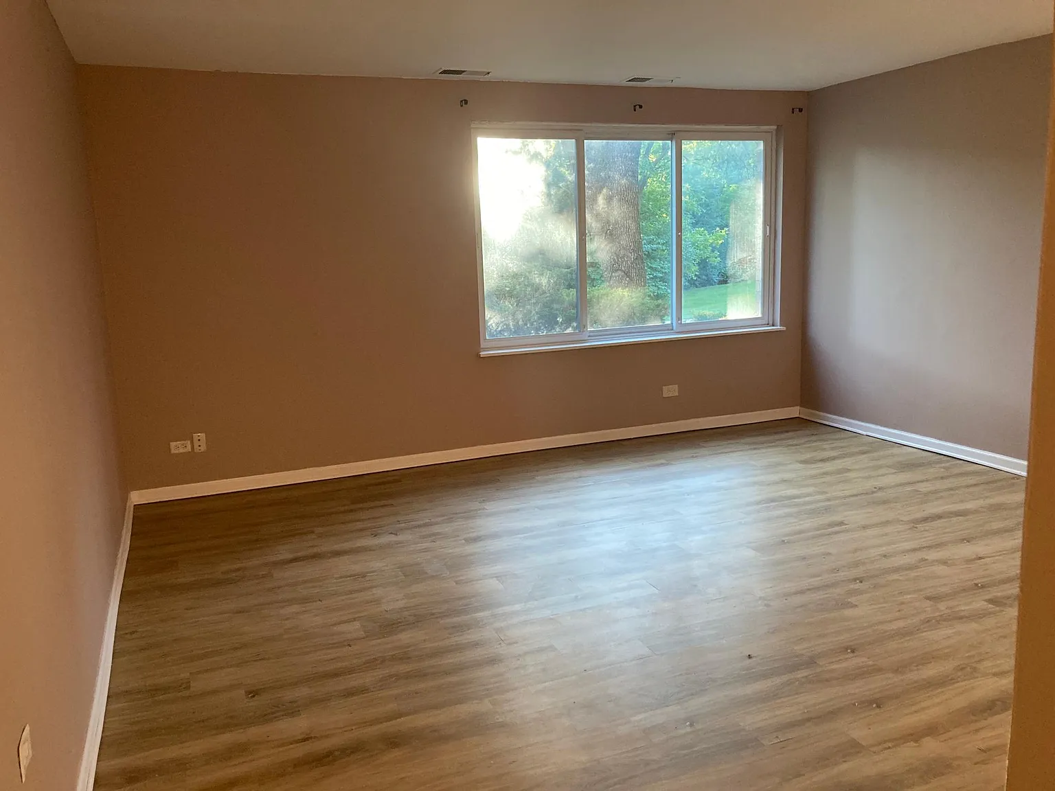 425 Walnut Creek Lane — Photo 3