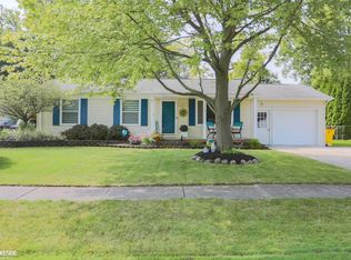 23566 Colonial Dr, Armada, MI 48005