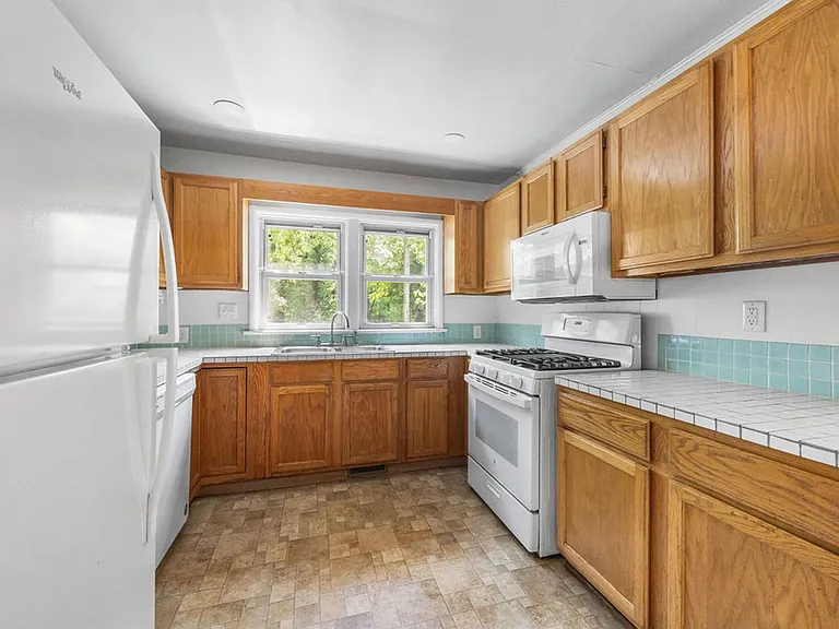 2445 W Mount Comfort Rd — Photo 13