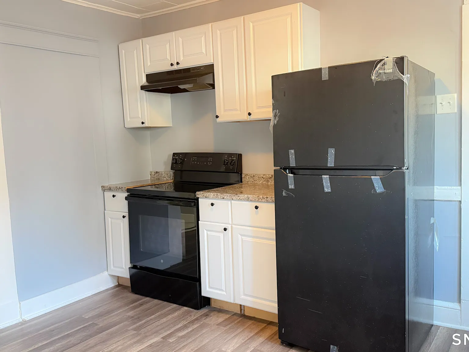 3 bed, 1.0 bath, 3080 sqft, $1,900 — Photo 4