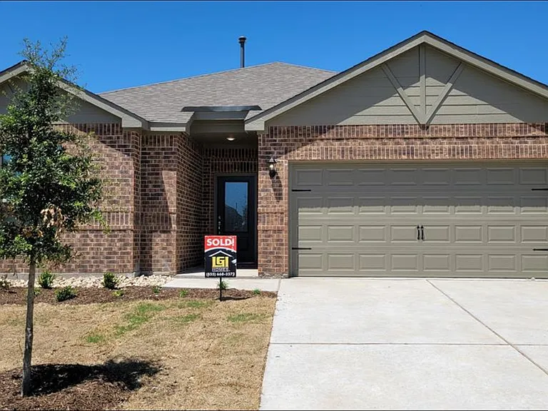 1917 Liam Dr — Photo 1