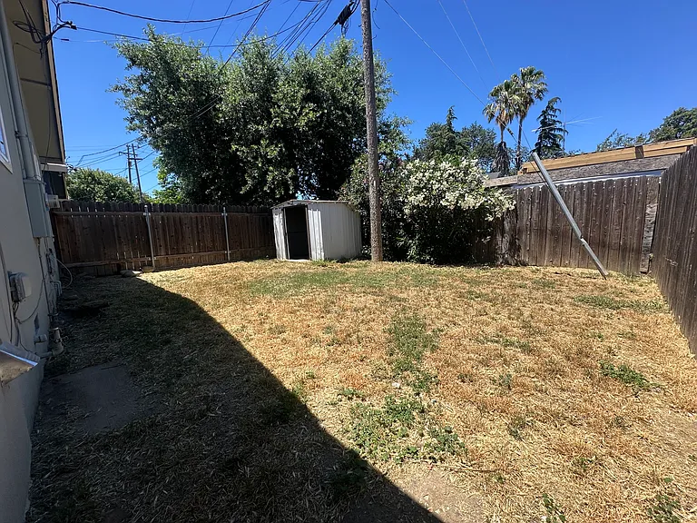 567 Johnston St — Photo 19