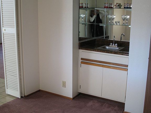 Bonus Room with wet bar or 4th Bedroom