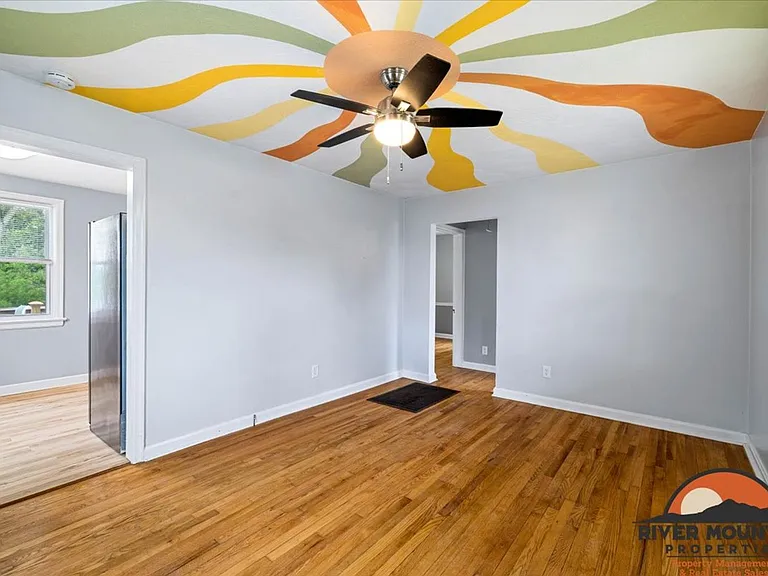19 Victory Heights Dr NW — Photo 9