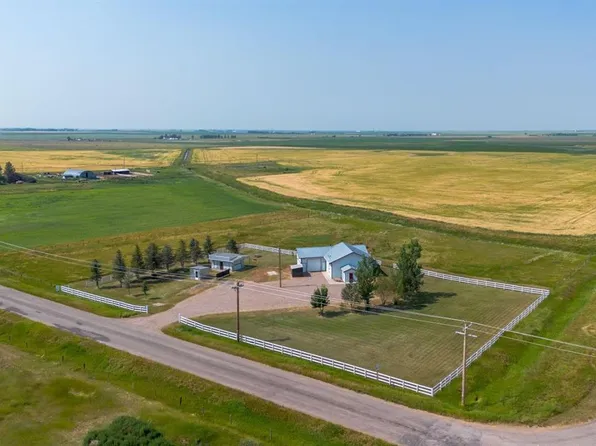 204004 Broadview St #4, Pincher Creek, AB T0K 1W0