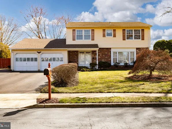 13 Valerie Ln, Hamilton, NJ 08690