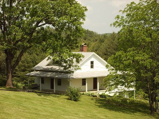 1st image of 132 Haywood Ln