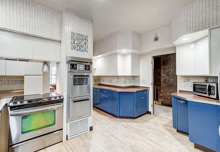 2881 Observatory Ave #2 — Photo 26