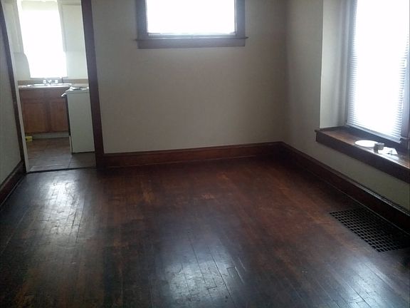 4th image of 127 N Oakley Ave