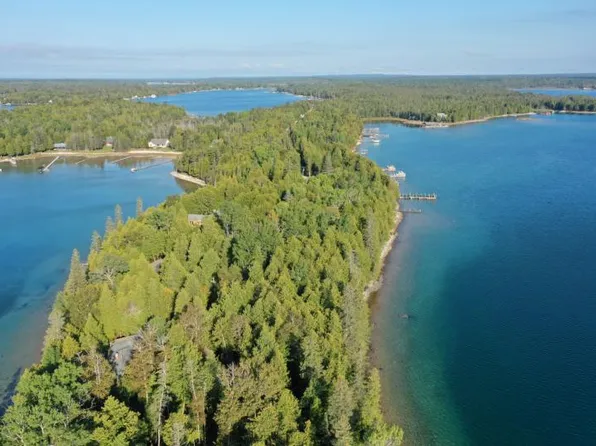 B Crow Point, Cedarville, MI 49719