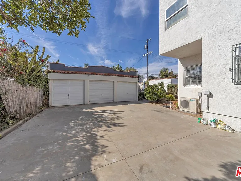1249 S Tremaine Ave — Photo 33