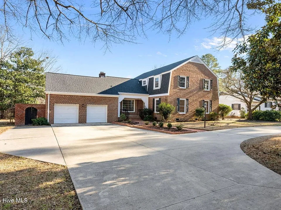 236 Shoreline Dr