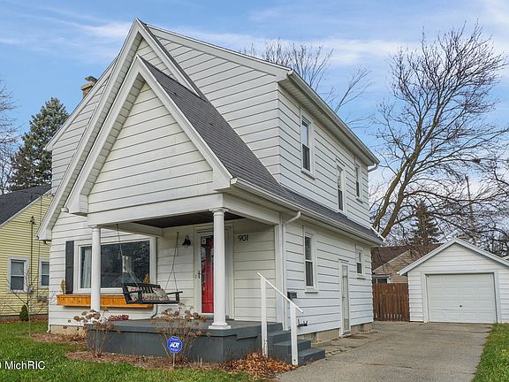 2nd image of 901 N Ottillia St SE