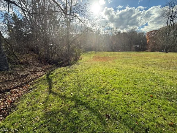 Lakewood Rd SW, Sherrodsville, OH 44675