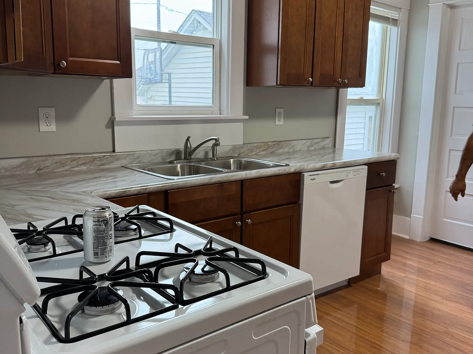 3 bed, 1400 sqft, $1,200 — Photo 1