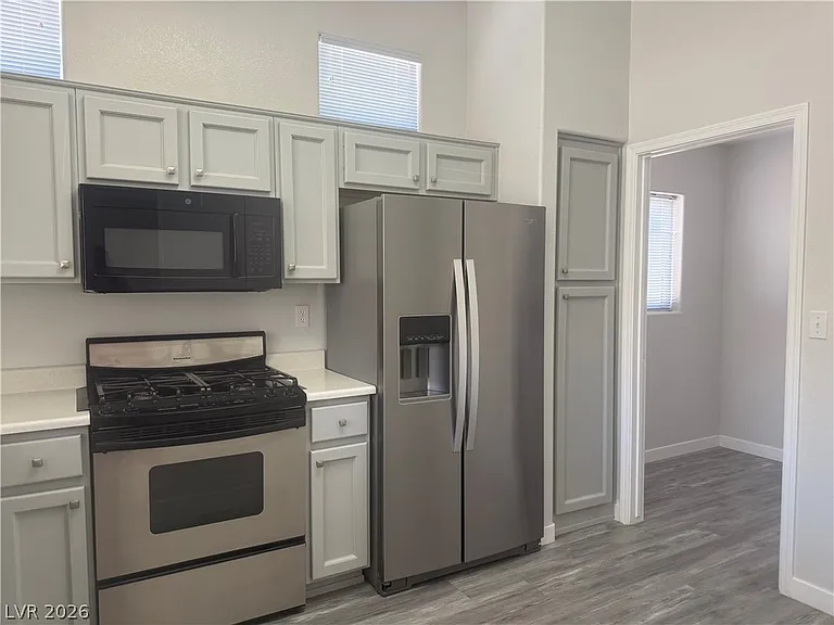 9909 Bundella Dr — Photo 12
