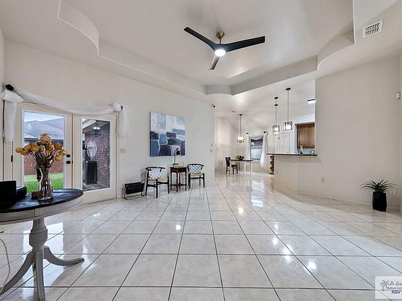 5th image of 2501 Windsor Pl