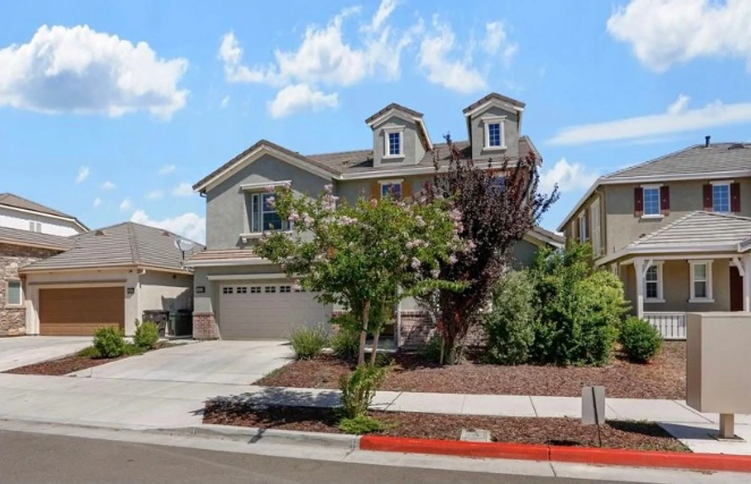 Beautiful 5 Bedroom, 3 Bath Tracy Home / Best Property Management — Photo 3