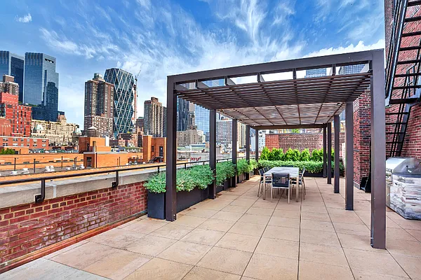 Sold by HomeDax Real Estate | media 23