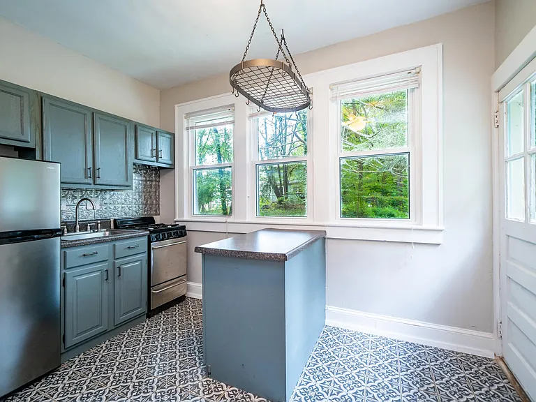 24 Robindale Ave #2 — Photo 13