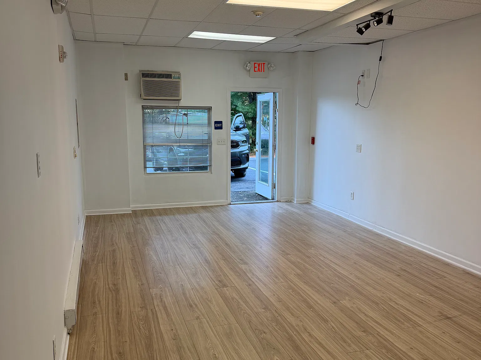 3 bed, 715 sqft, $700 — Photo 3