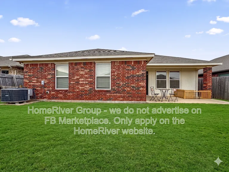 19221 Blanco Dr — Photo 15