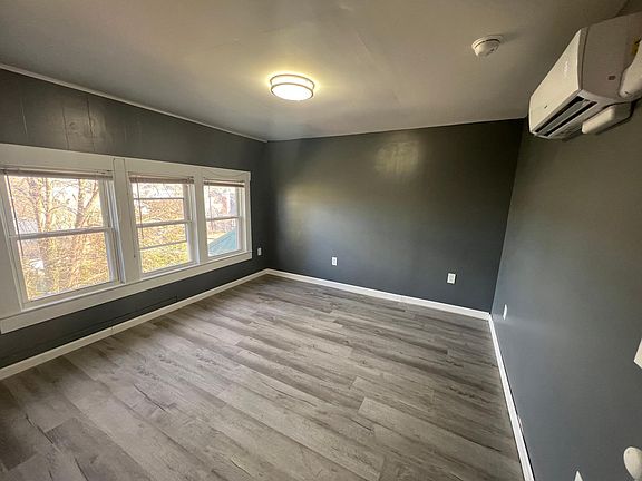 4th image of 408 W Grayson St #2