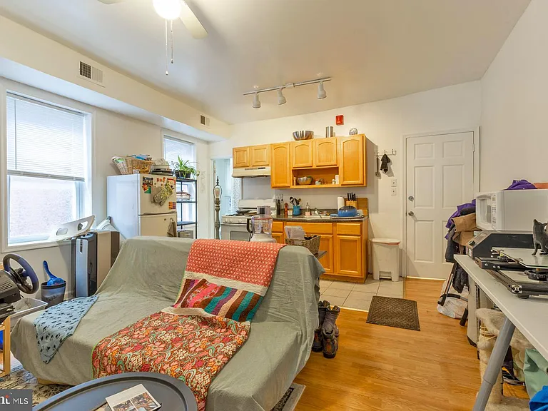 129 W Susquehanna Ave #2F — Photo 3