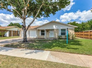 358 Mustang Dr, Saginaw, TX 76179