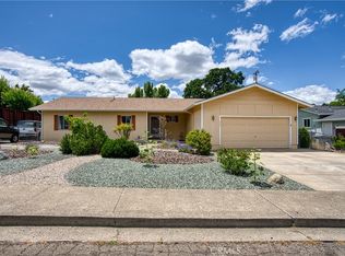 935 Page Dr, Lakeport, CA