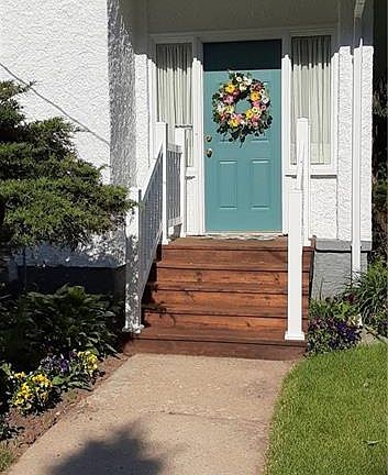 3rd image of 809 W Voorhees St