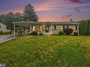 15 Pocono Dr, Mechanicsburg, PA 17055