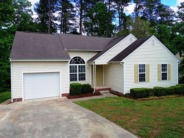 1st image of 215 Hickory Glen Ln