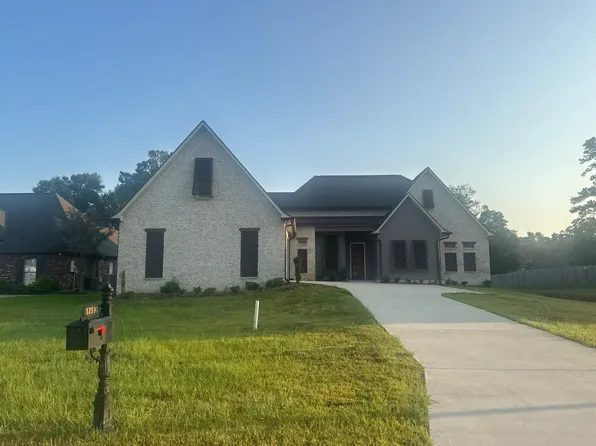12591 Three Lakes Dr, Walker, LA 70785