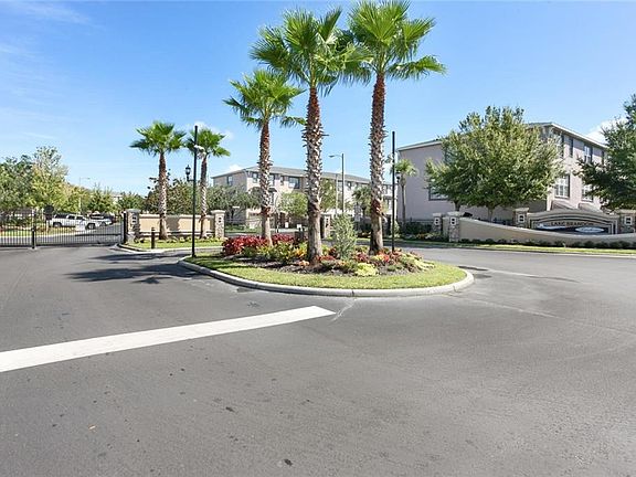 4th image of 2542 Lexington Oak Dr