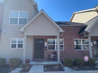219 Oak St, Wyandotte, MI 48192
