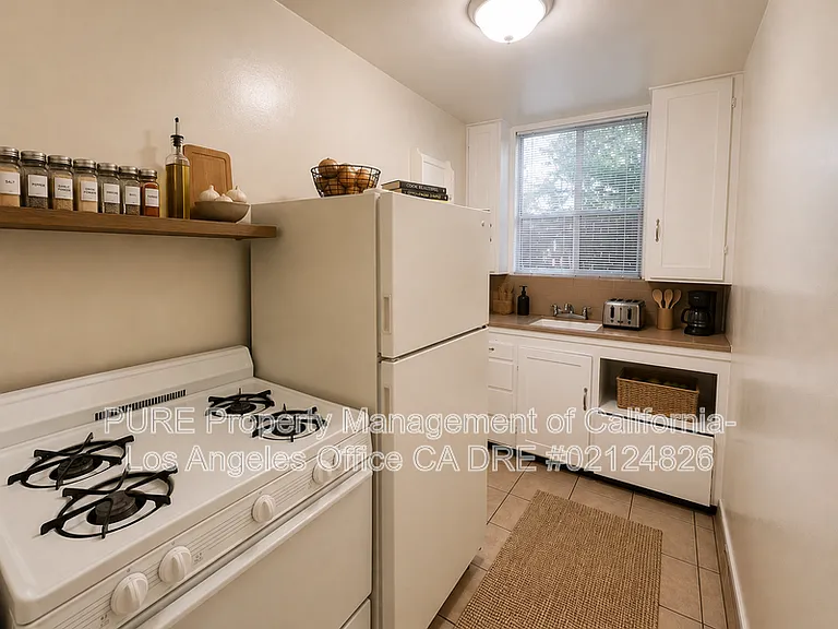 2219 Pacific Coast Hwy #16 — Photo 5