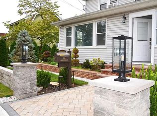 66 N Cottage St, Valley Stream, NY 11580