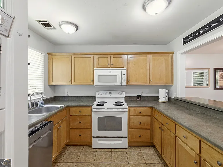 205 Pineview Dr #A — Photo 9