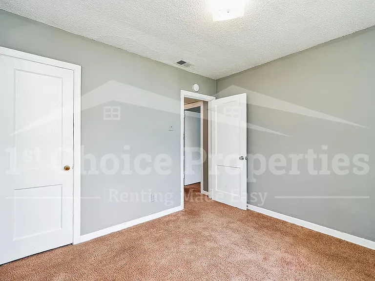 1272 Meadow Ln — Photo 6