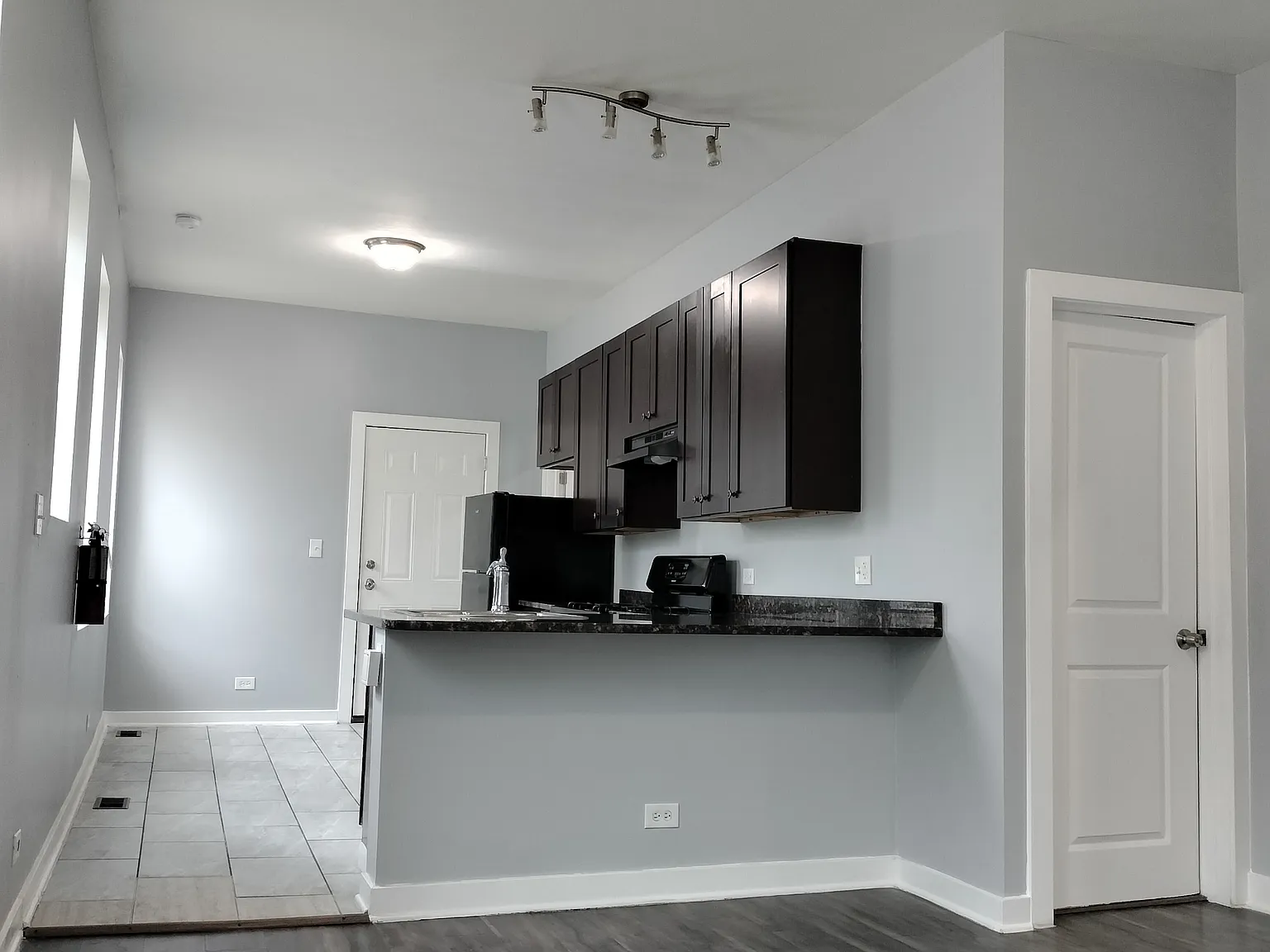 6501 South Justine Street - 1W — Photo 3